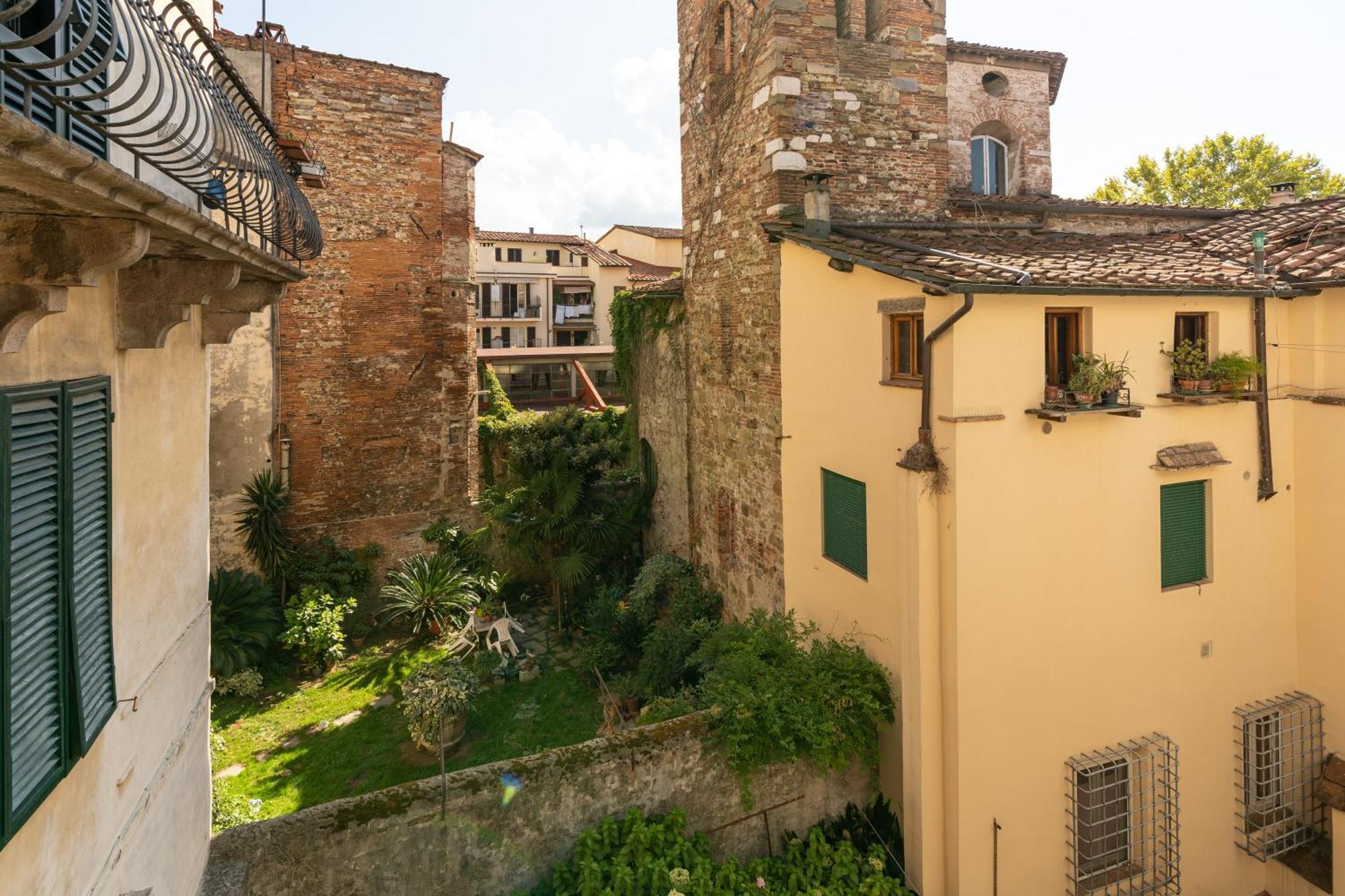 Historic Apt In The Center Of Lucca With Balcony公寓 外观 照片