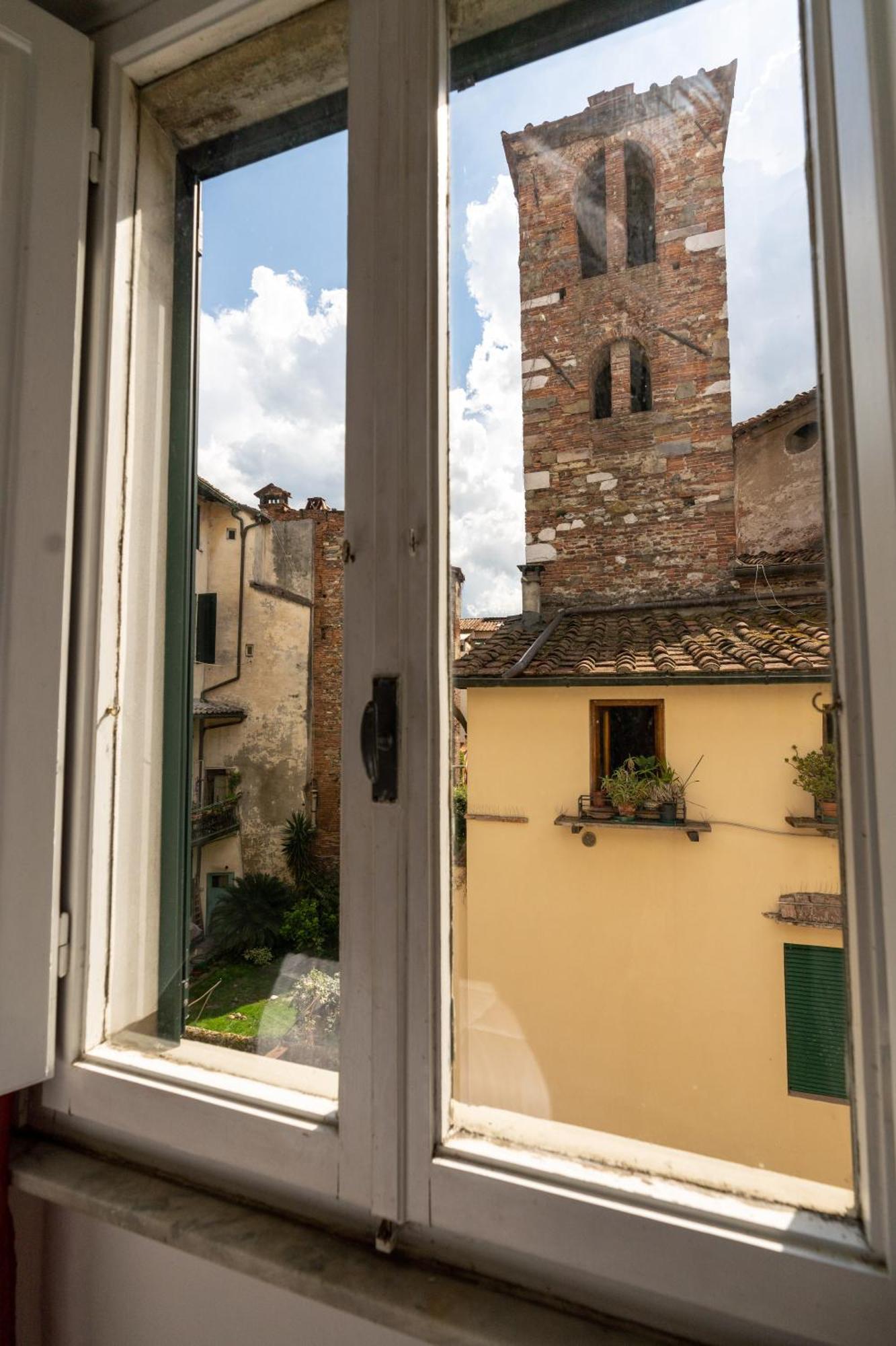 Historic Apt In The Center Of Lucca With Balcony公寓 外观 照片